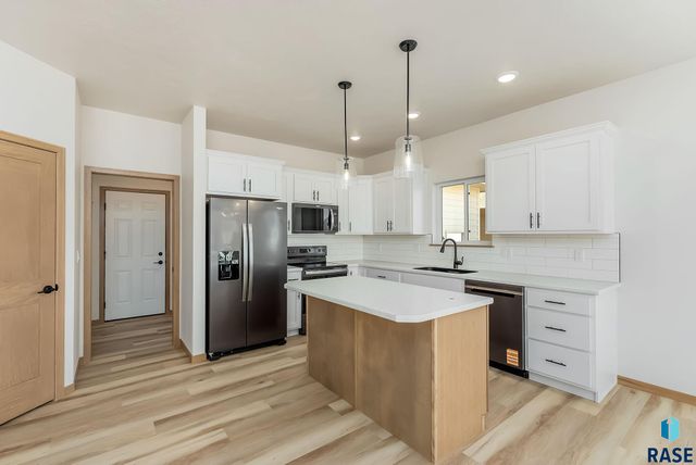 1020 E FANNINGS St Street, Tea, SD 57064