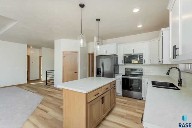 1020 E FANNINGS St Street, Tea, SD 57064