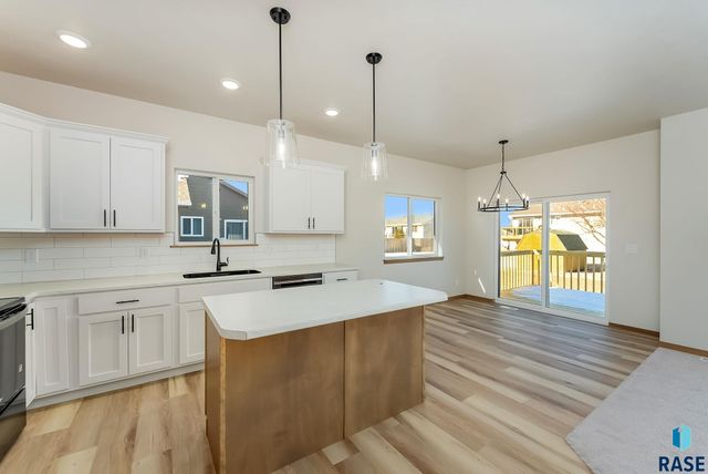 1020 E FANNINGS St Street, Tea, SD 57064