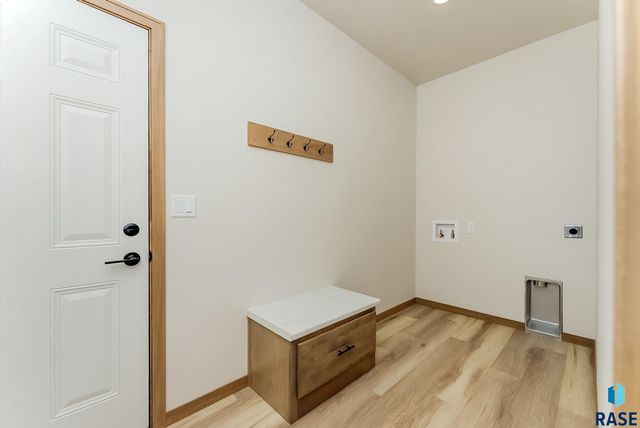 1020 E FANNINGS St Street, Tea, SD 57064