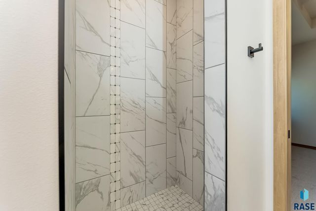 1020 E FANNINGS St Street, Tea, SD 57064