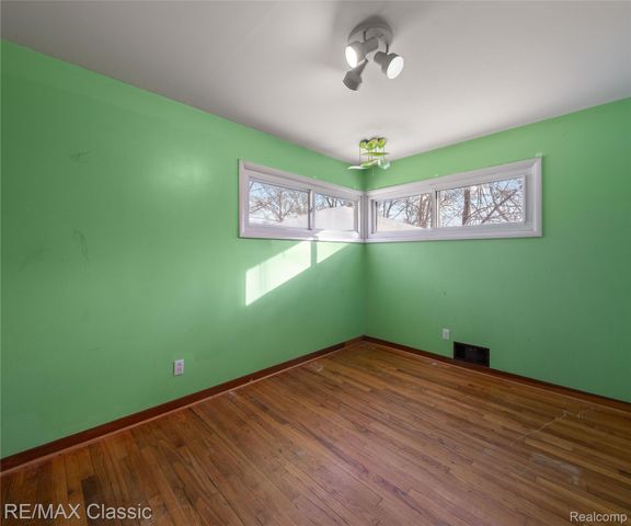 19350 Antago Street, Livonia, MI 48152