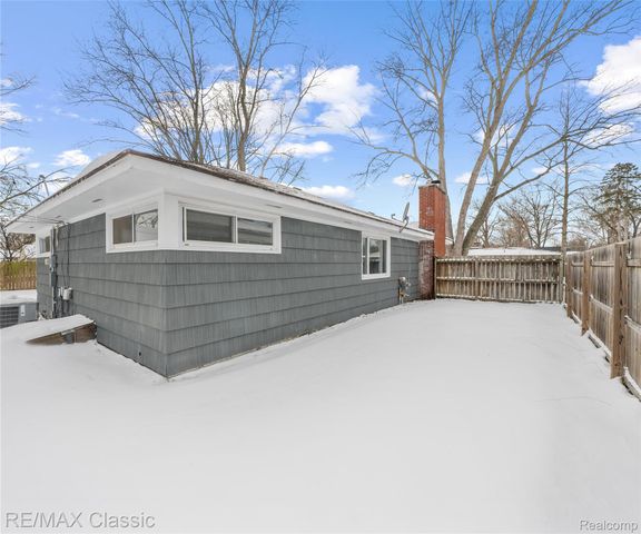 19350 Antago Street, Livonia, MI 48152