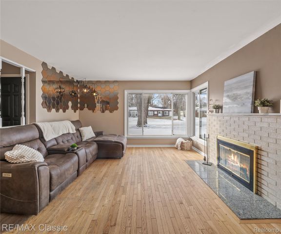 19350 Antago Street, Livonia, MI 48152