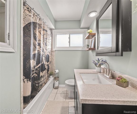 19350 Antago Street, Livonia, MI 48152