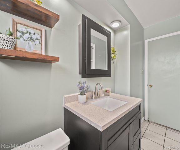 19350 Antago Street, Livonia, MI 48152