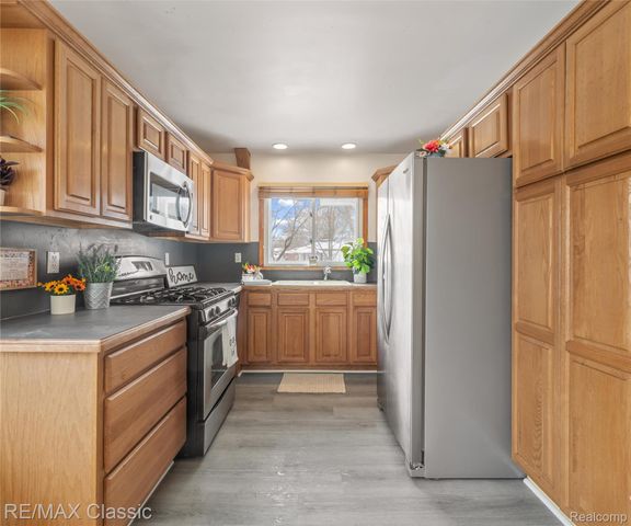 19350 Antago Street, Livonia, MI 48152