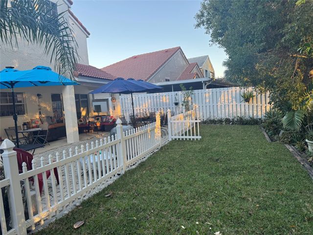 593 Bedford Avenue, Weston, FL 33326