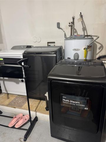 593 Bedford Avenue, Weston, FL 33326