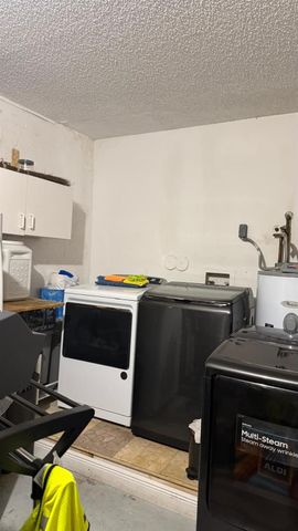 593 Bedford Avenue, Weston, FL 33326