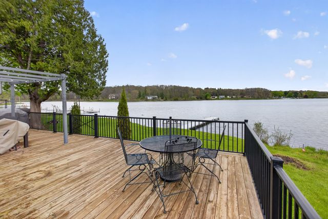 622 Swains Lake Drive, Concord, MI 49237