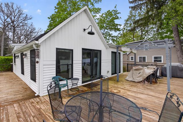 622 Swains Lake Drive, Concord, MI 49237