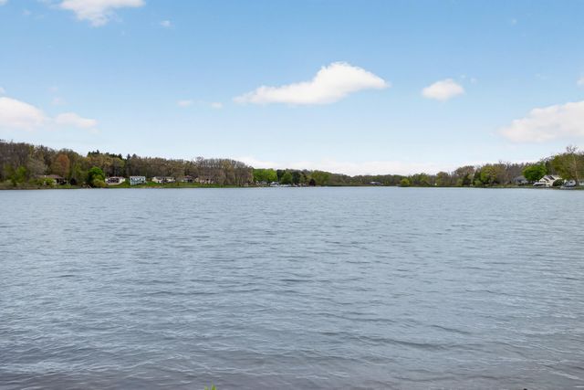 622 Swains Lake Drive, Concord, MI 49237