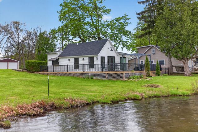 622 Swains Lake Drive, Concord, MI 49237
