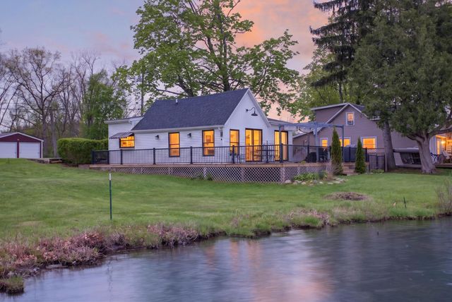 622 Swains Lake Drive, Concord, MI 49237