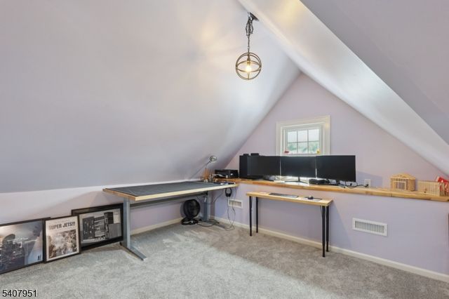 15 Godfrey Ave, Roseland Boro, NJ 07068