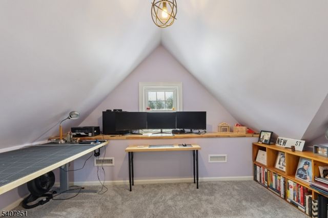 15 Godfrey Ave, Roseland Boro, NJ 07068