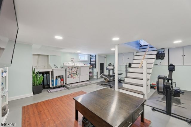 15 Godfrey Ave, Roseland Boro, NJ 07068