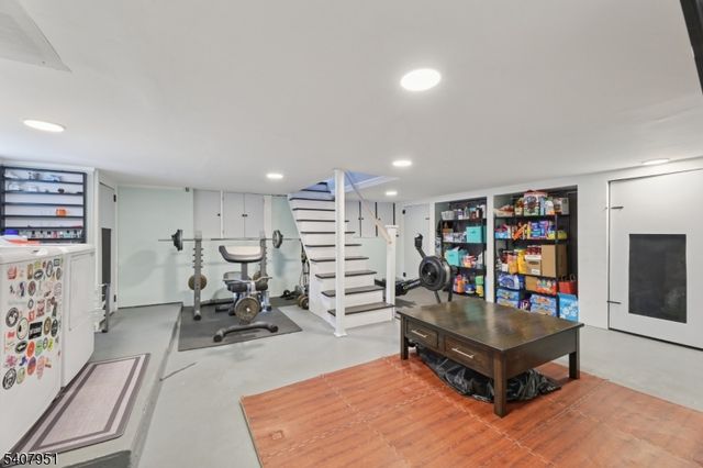 15 Godfrey Ave, Roseland Boro, NJ 07068