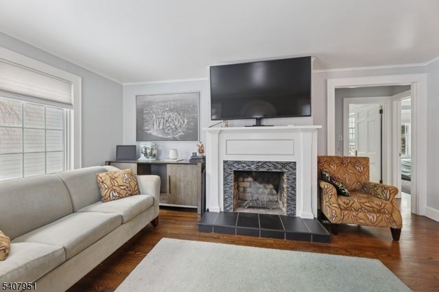 15 Godfrey Ave, Roseland Boro, NJ 07068