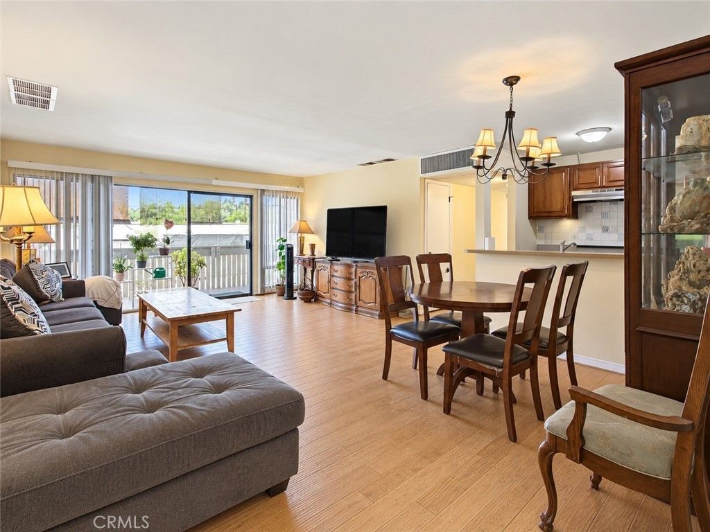 8601 International Avenue 135, Canoga Park, CA 91304 — photo 2