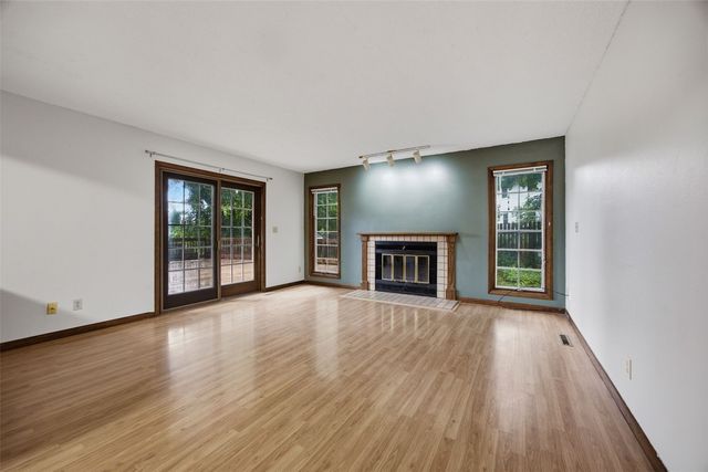 1175 Lindale Drive, Marion, IA 52302