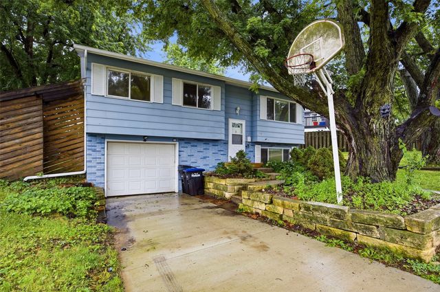1175 Lindale Drive, Marion, IA 52302