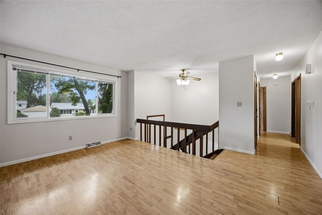 1175 Lindale Drive, Marion, IA 52302