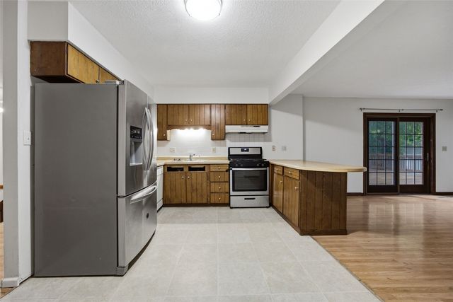 1175 Lindale Drive, Marion, IA 52302
