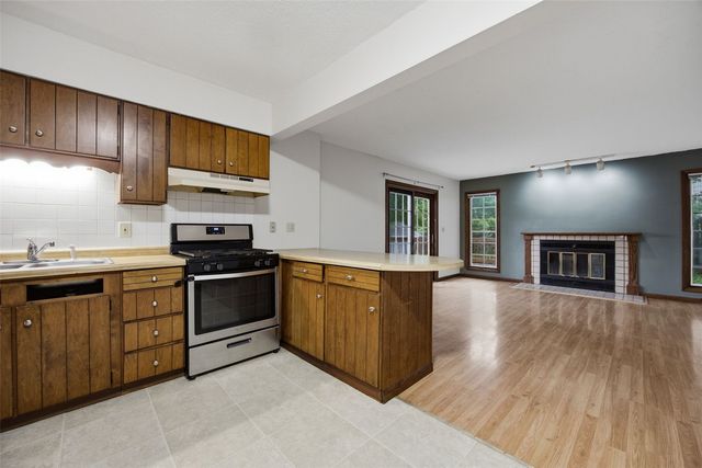 1175 Lindale Drive, Marion, IA 52302