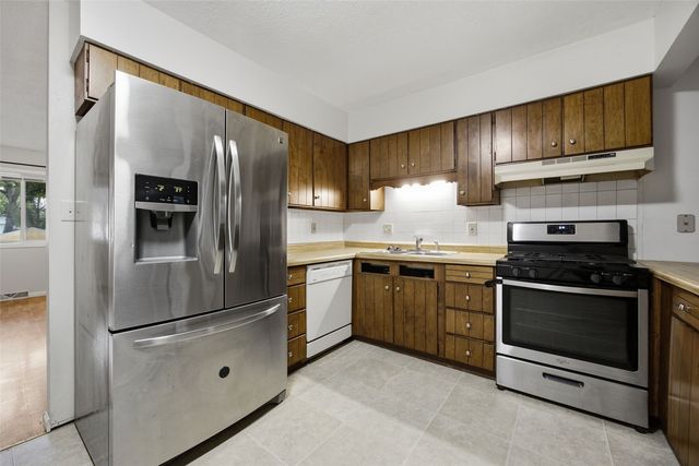 1175 Lindale Drive, Marion, IA 52302