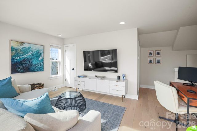 6021 Irwins Branch Drive, Charlotte, NC 28217