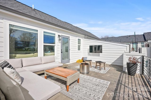 6021 Irwins Branch Drive, Charlotte, NC 28217