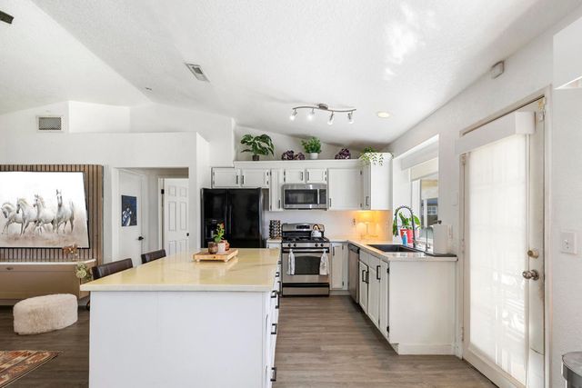 30629 Camrose Drive, Cathedral City, CA 92234