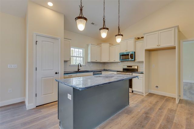 209 Old Glory Court, Pickens, SC 29671