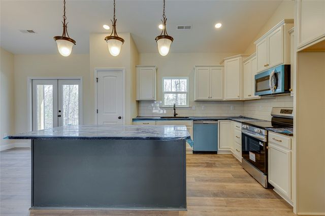 209 Old Glory Court, Pickens, SC 29671