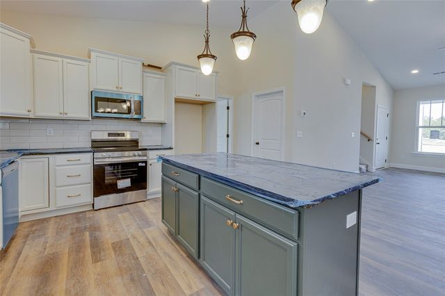 209 Old Glory Court, Pickens, SC 29671