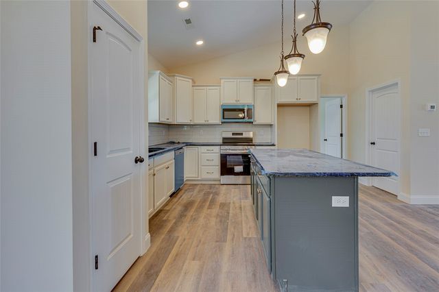 209 Old Glory Court, Pickens, SC 29671
