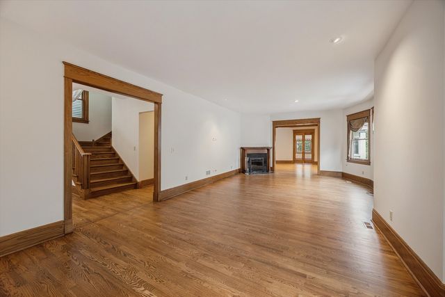 1030 Superior Street, Oak Park, IL 60302