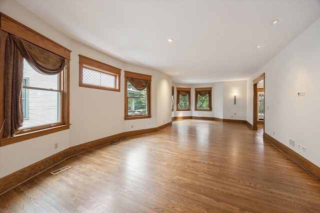 1030 Superior Street, Oak Park, IL 60302