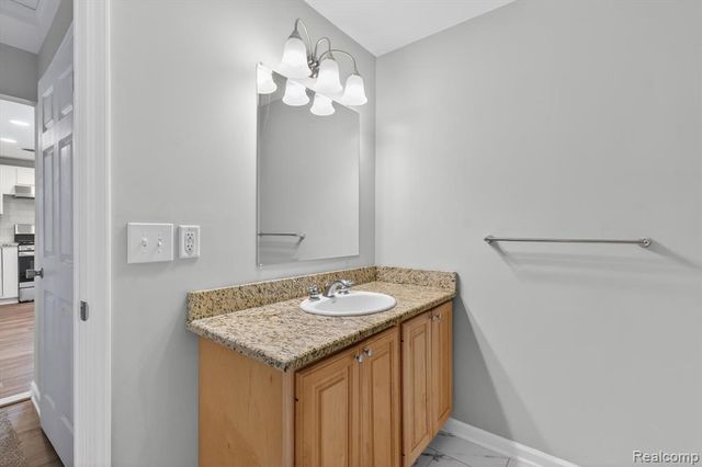 4841 Fenmore Avenue, Waterford, MI 48328