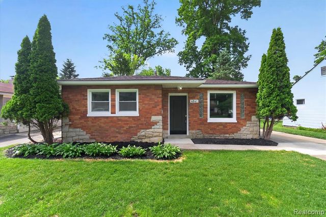 4841 Fenmore Avenue, Waterford, MI 48328