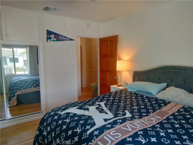 5746 Zelzah Ave, Encino, CA 91316