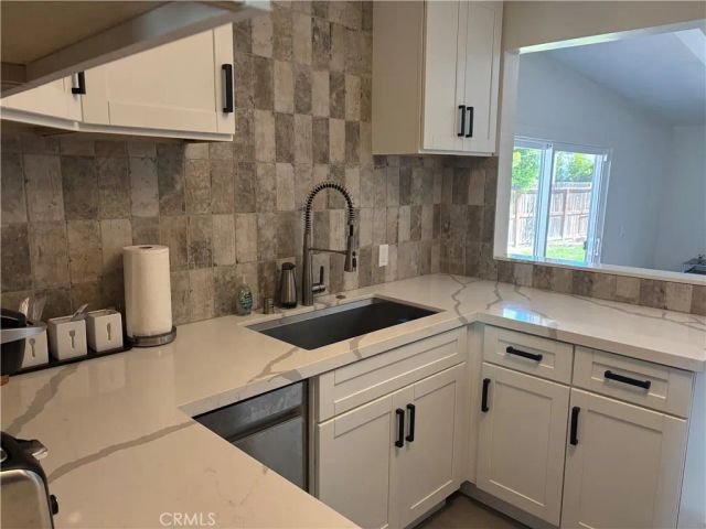 5746 Zelzah Ave, Encino, CA 91316