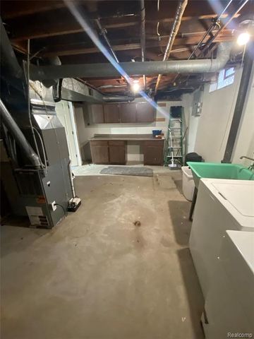 20813 Washington, Macomb, MI 48066