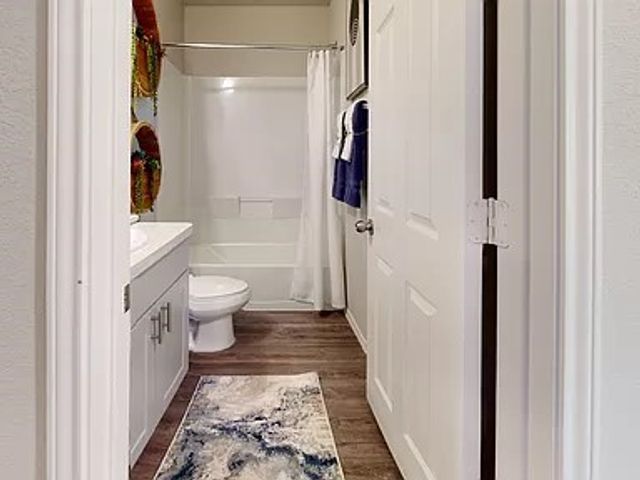 2250 S Ouachita Drive, Fayetteville, AR 72701