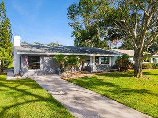9033 3RD STREET N, St Petersburg, FL 33702