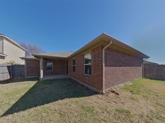 12216 Hunters Crossing Lane, Fort Worth, TX 76028