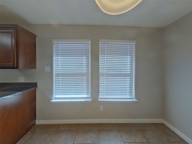 12216 Hunters Crossing Lane, Fort Worth, TX 76028