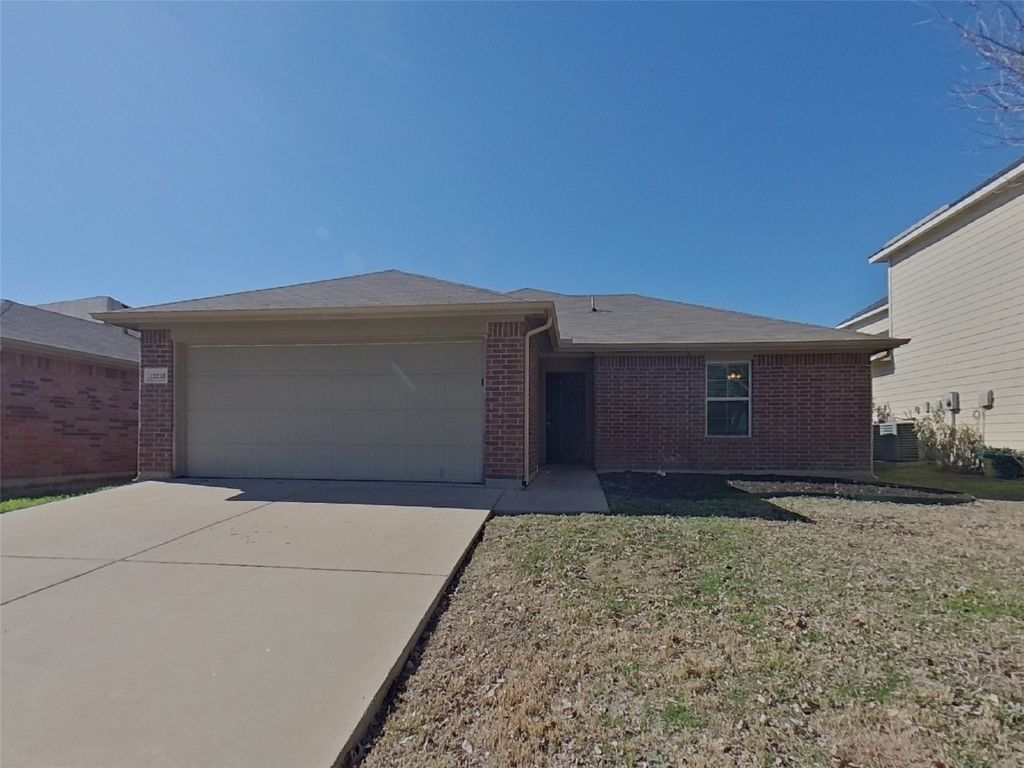 12216 Hunters Crossing Lane, Fort Worth, TX 76028